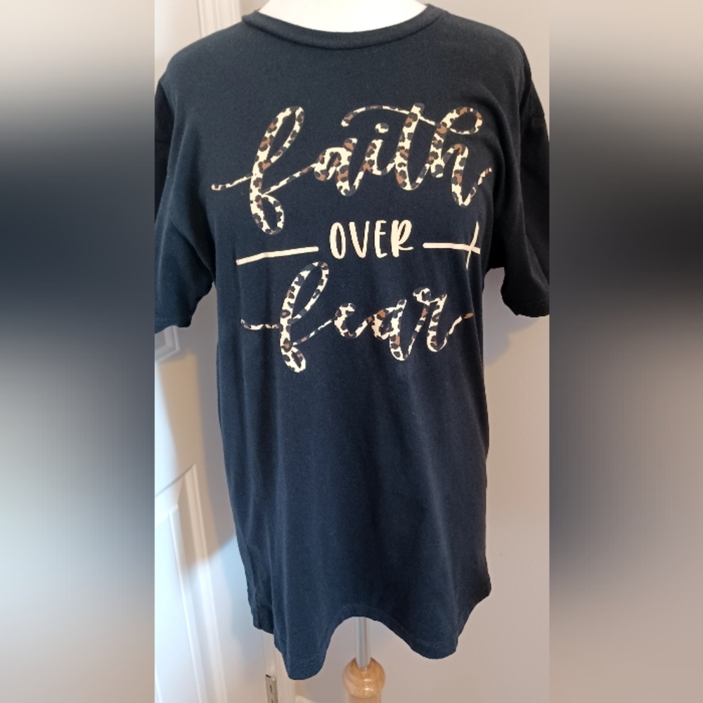 Womens Black T-Shirt, Faith Over Fear Sz Large F18